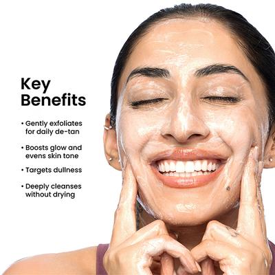 Foxtale Super Glow Face Wash, Reduces Tan, Boosts Glow 150 ml - Face Wash & Cleansers