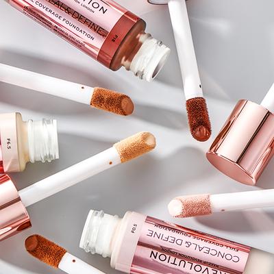 Makeup Revolution Conceal & Define Foundation F10 23 ml - Concealer