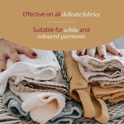 Carmesi Bloody Amazing Period Stain Remover, with Bio-Enzymes, Suitable for All Fabrics 100 ml - Intimate Care