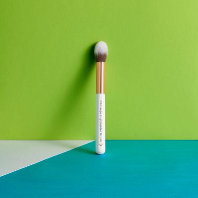 Pigment Play Large Highlighter Brush 1's - Face Brush