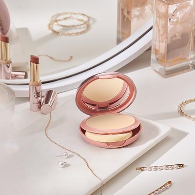 Lakme 9to5 Unreal Dual Cover Pressed Powder, 2 In 1 Compact + Foundation, 16 Sand, 9 gm - Compact Powder