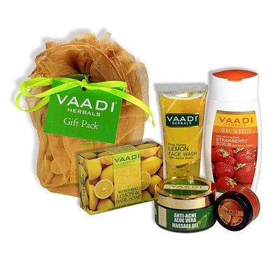 Vaadi Herbals Youthful Skin Gift Pack 355 gm - Face Wash & Cleansers