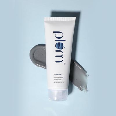 Plum Charcoal Do-the-Detox Face Wash 100 ml - Face Washes