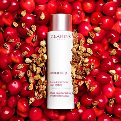 Clarins Bright Plus Treatment Essence 200 ml - Masks & Peels
