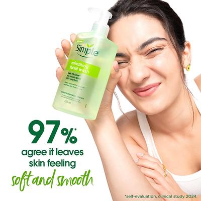 Simple Refreshing Facial Wash, 100% Soap-Free Perfect for Sensitive Skin 250 ml - Face Wash & Cleansers