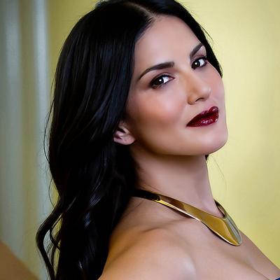 Star Struck by Sunny Leone Starry Night Lip Kit Lipstick and Lip Liner 2's - Lip Glosses