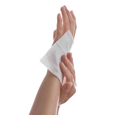 Swiss Beauty Wet Face Cleansing Wipes Shade- Natural Lotus 25 gm - Facial Wipes & Tissues