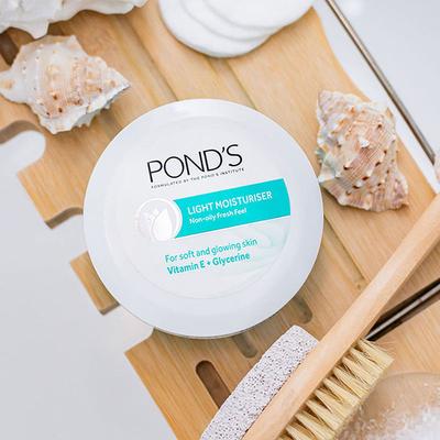 POND'S Light Moisturizer Cream 150 ml - Face Moisturizers