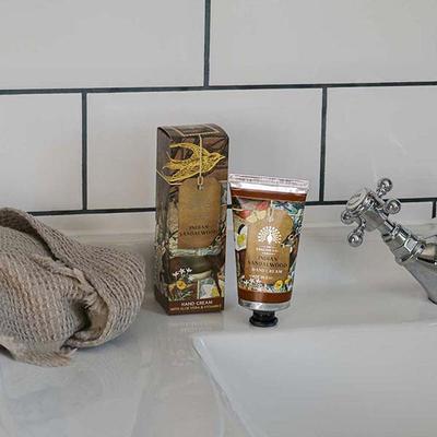 The English Soap Company - Anniversary Indian Sandalwood Hand Cream 75 ml - Lotions & Creams