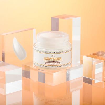 Nature Spell Vitamin C Glow Up Face Moisturiser 100 ml - Day Cream