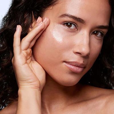 Clarins Bright Plus Treatment Essence 200 ml - Masks & Peels