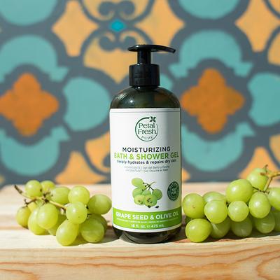 Petal Fresh Moisturzing Grape Seed and Olive Oil Bath and Shower Gel 475 ml - Shower Gels & Body Wash