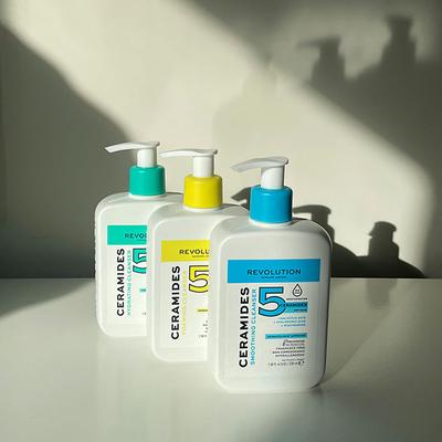 Makeup Revolution Skincare Ceramides Foaming Cleanser 236 ml - Face Wash & Cleansers