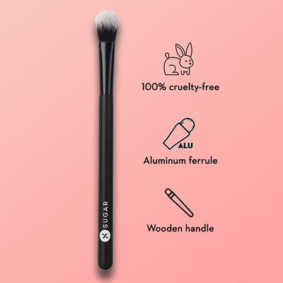 Sugar Cosmetics Blend Trend Face Brush - 006 Highlighter 1's - Highlighters & Illuminators