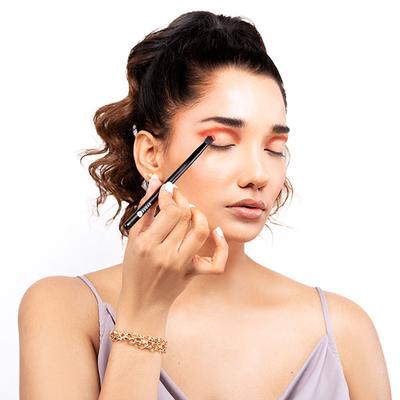 SUGAR Cosmetics Blend Trend Eyeshadow Brush - 043 Round Xl 18 gm - Eyeshadow, Bases & Primers