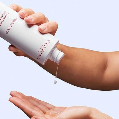Clarins Bright Plus Treatment Essence 200 ml - Masks & Peels