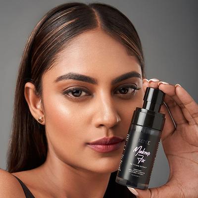 Renee Makeup Fix Setting Spray Weightess Long Lasting Hydration Aloe Vera+ Vitamin C 60ml - Setting Spray