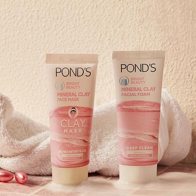 Pond's Bright Beauty Mineral Clay Facial Foam for Brightness + Oil Free Instant Glow 90gm - Face Washes