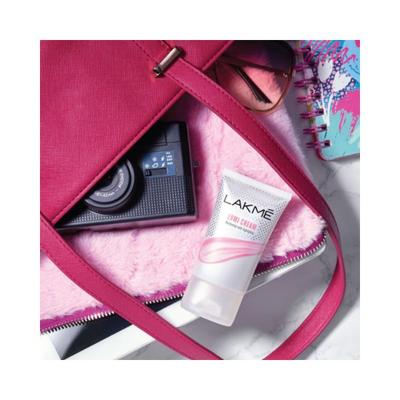 Lakme Lumi Cream Moisturiser With Highlighter For A 3D Glow 60 gm - Highlighters & Illuminators