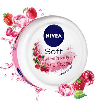 Nivea Soft Light Moisturiser - Berry Blossom 200 ml - Lotions & Creams