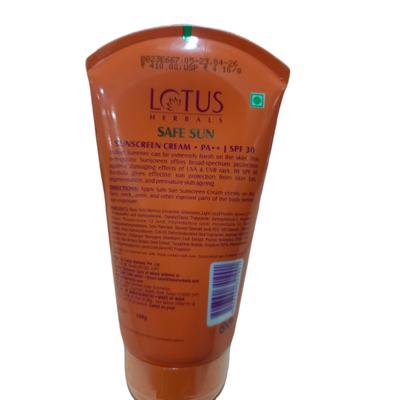 Lotus Herbals Safe Sun Sunscreen Cream PA++ Uva SPF 30 UVB 100 gm - Face Sunscreen